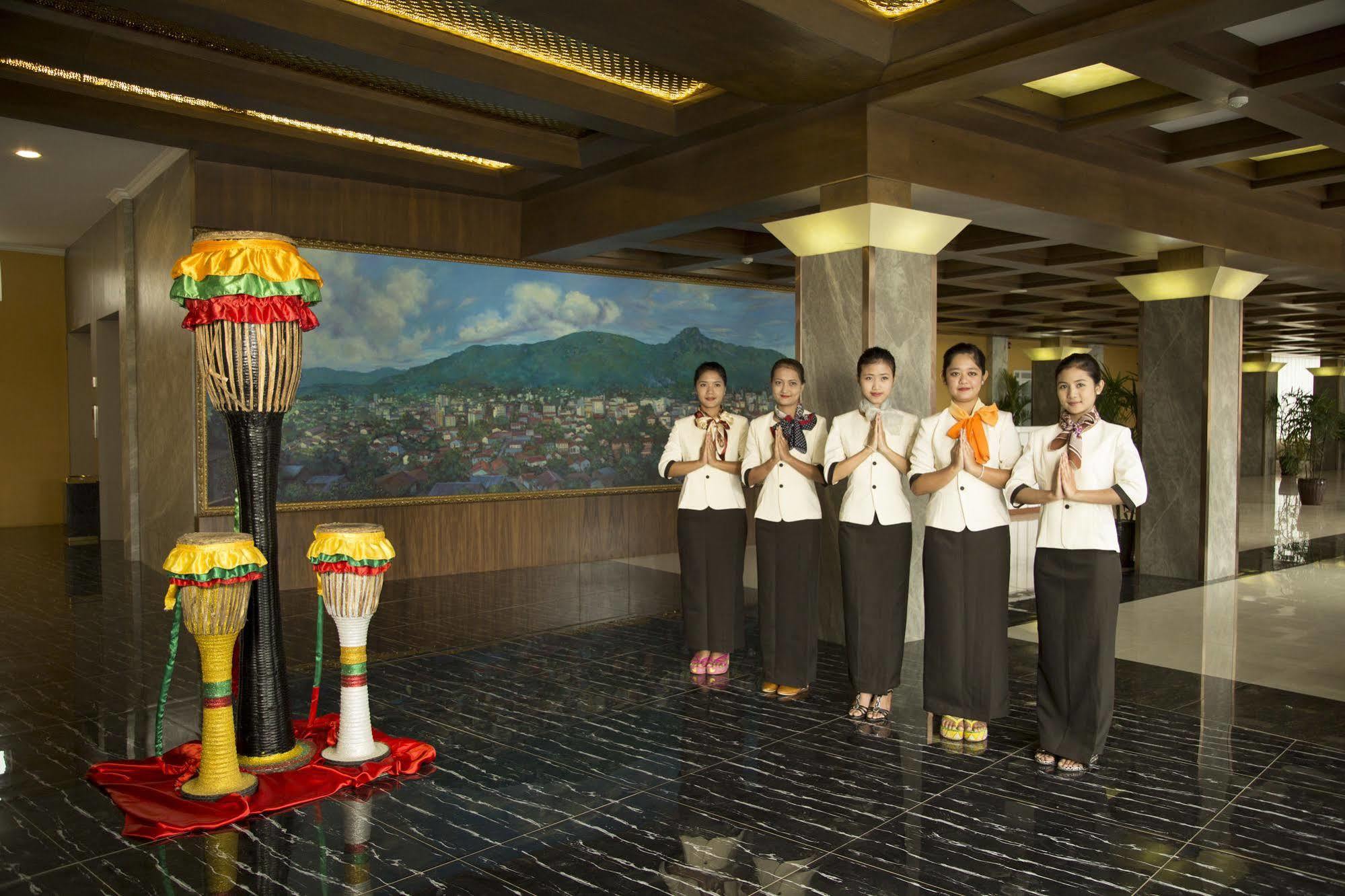 Royal Taunggyi Hotel Exterior foto