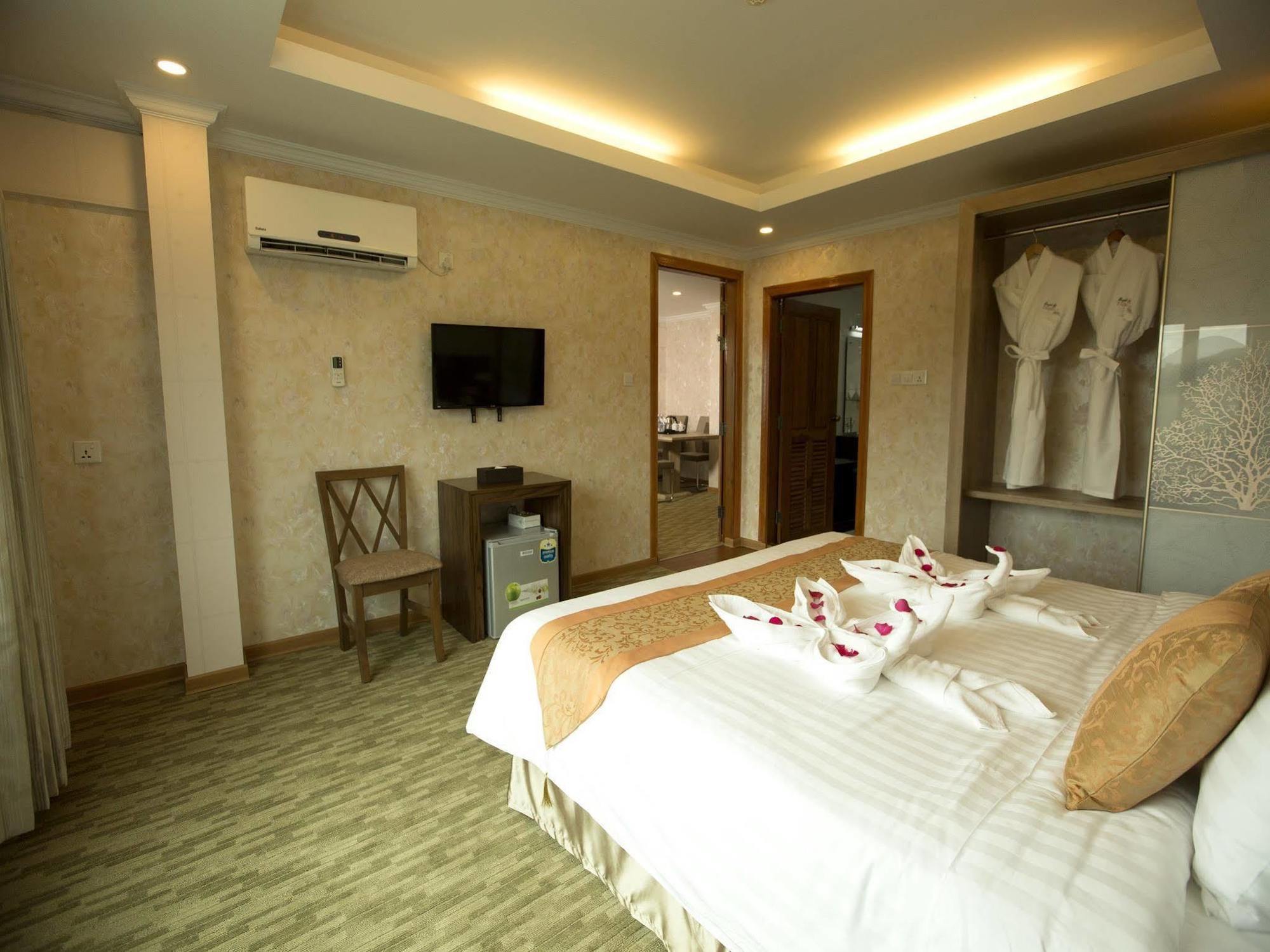 Royal Taunggyi Hotel Exterior foto